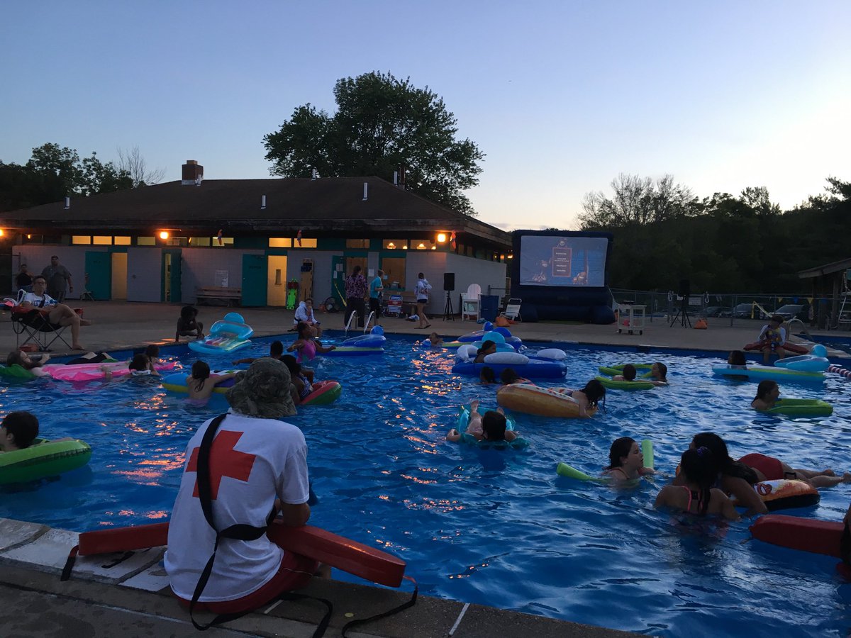 cathylechowicz's tweet photo. #flicknfloat @vetspool. I ❤️ Middletown. https://t.co/wqX4BwaN23