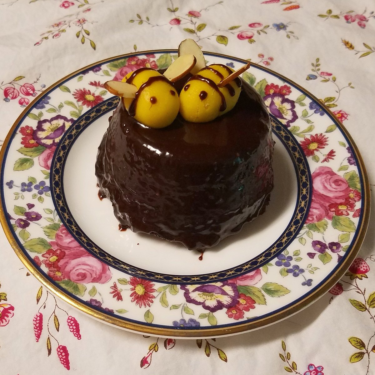 silnicole's tweet image. Ready and waiting for #puddingweek on #PBSBakingShow with this mini Honey Chocolate Cake with marzipan bees.