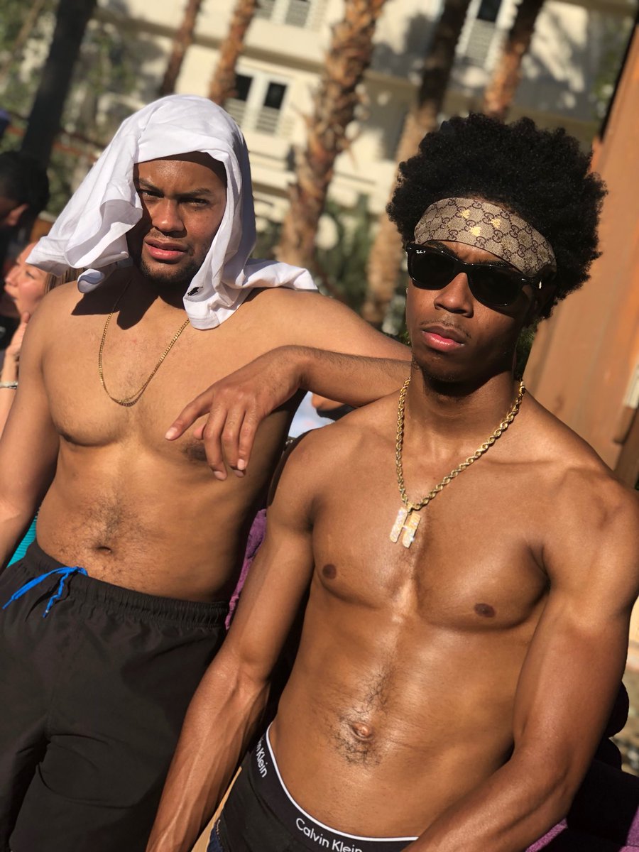 BrokeBoyLord's tweet photo. A BOOGZ x LORD ... U SEE US #THINKBROKE https://t.co/HZEnySmHve