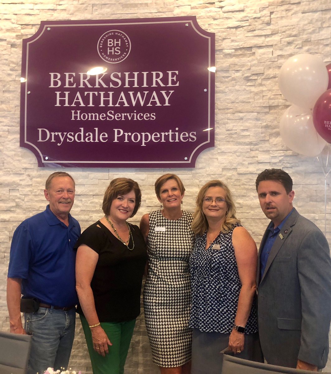 @BerkshireHathaway Home Services- welcome to the #cityofsparks! With Councilmen Smith & Dahir at their ribbon-cutting today. #sparksproud #businessfriendly