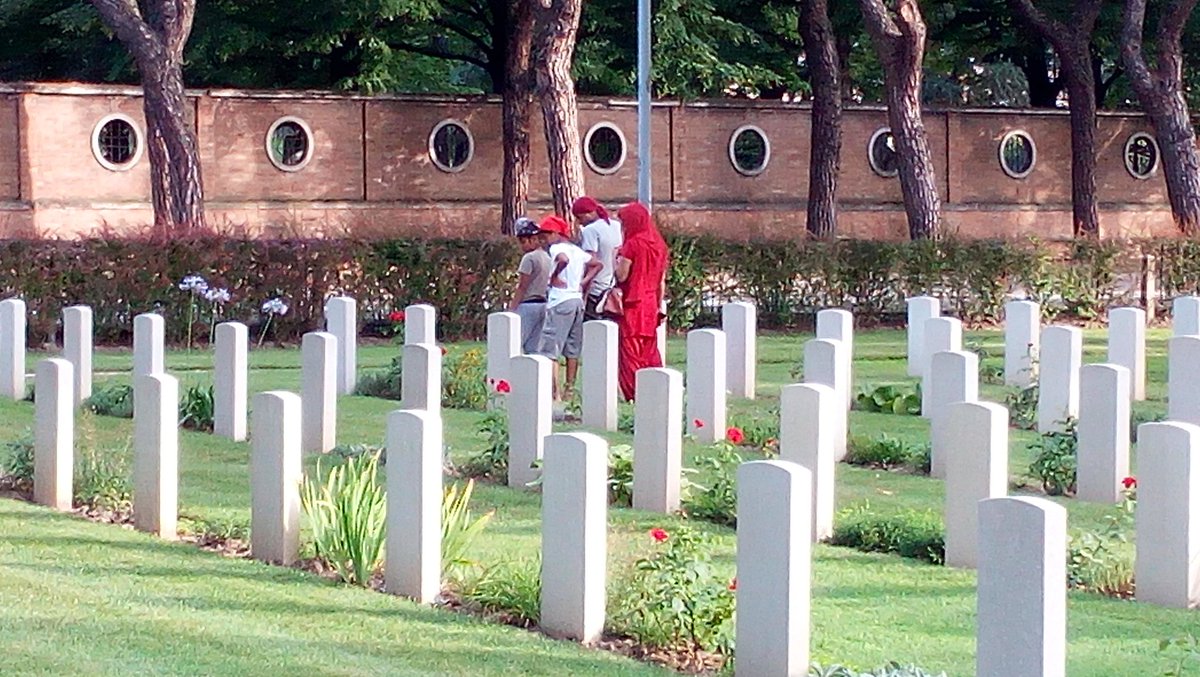 Nord_albert's tweet photo. The Sikh community pays tribute to its fallen today @CWGC Forlì Indian  Army War Cemetery https://t.co/TriF3iRcv8