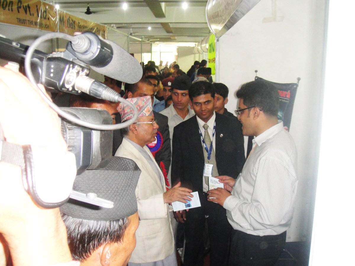 hijal's tweet photo. 2010_With-Honorable-Prime-Minister-of-Nepal-at-Nepal-Soft-Expo
#SoftExpo2010_Nepal https://t.co/fV3LCmY5pK