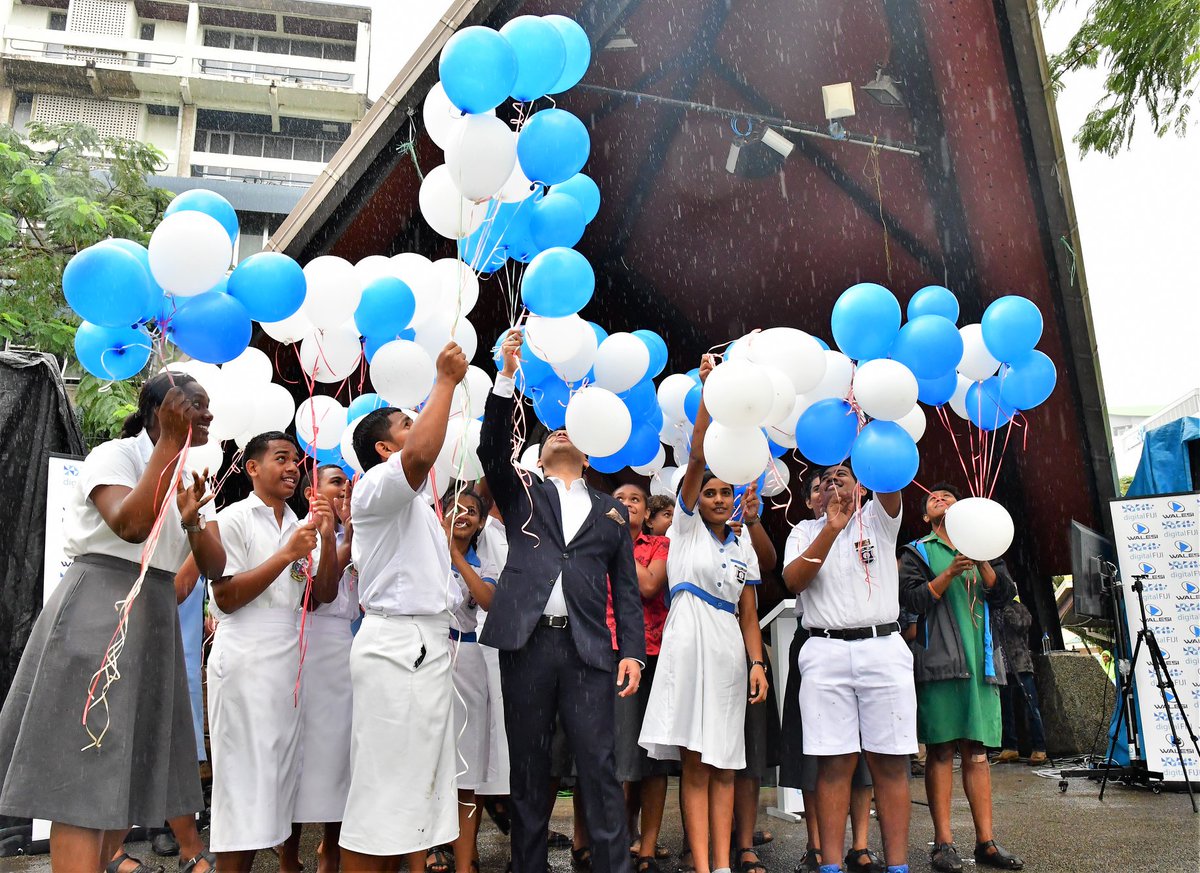 AiyazSKFiji's tweet photo. "The idea is to ensure that our young people, as well as every Fijian citizen, is able to access this technology. This will create a more knowledge-based society." @FijiAG during the launch of the free wifi hotspot in Sukuna Park. https://t.co/SkK4rOsmyw