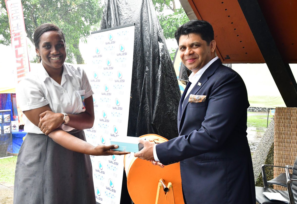 AiyazSKFiji's tweet photo. "The idea is to ensure that our young people, as well as every Fijian citizen, is able to access this technology. This will create a more knowledge-based society." @FijiAG during the launch of the free wifi hotspot in Sukuna Park. https://t.co/SkK4rOsmyw