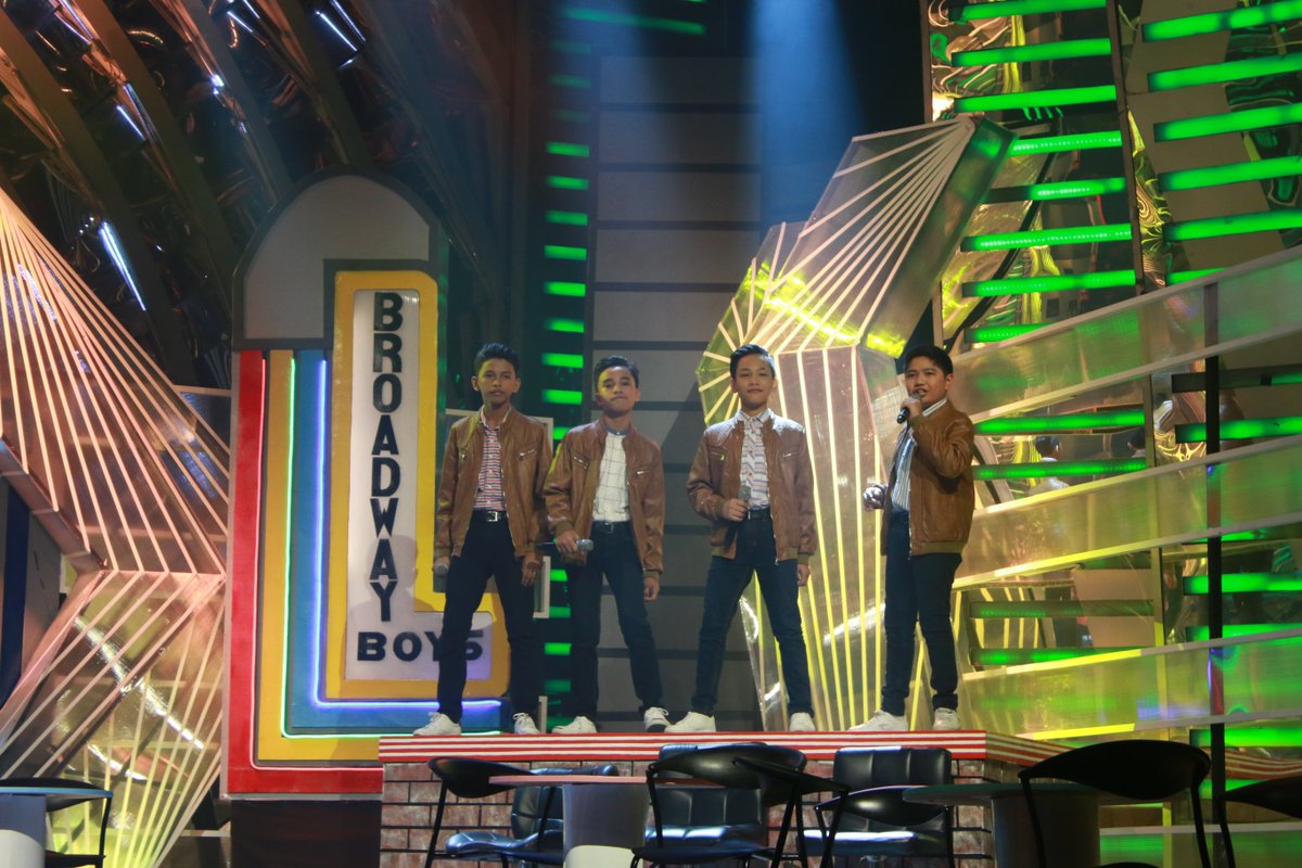 EatBulaga's tweet photo. Broadway Boys with @aldenrichards02 and @mainedcm 🙂 https://t.co/YDQCtgTBIU
