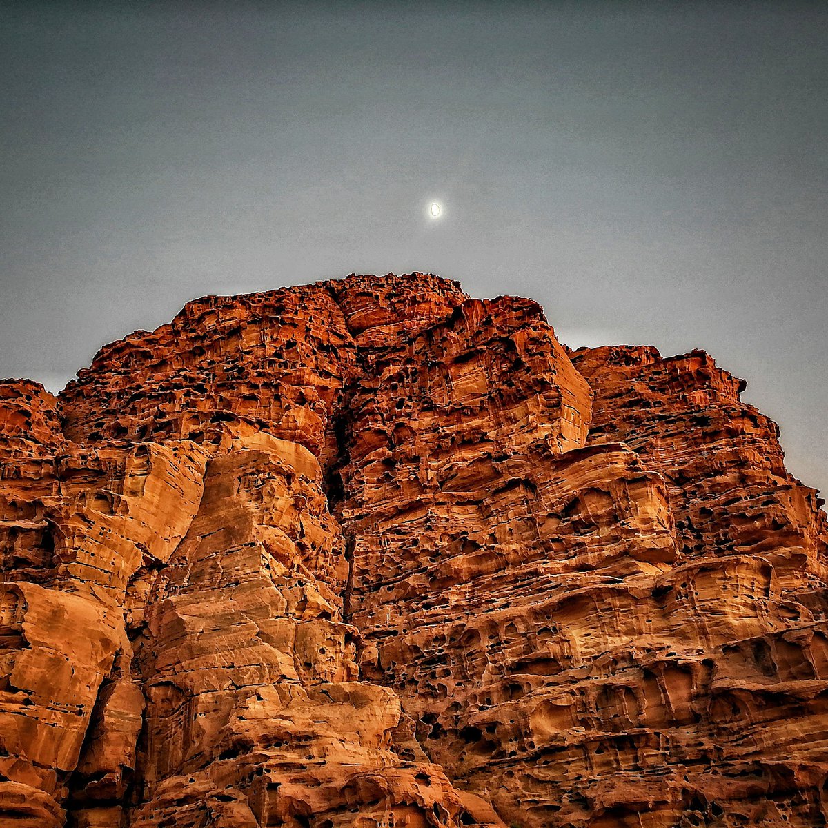 thedeadballarea's tweet photo. Not a bad place for a training camp... @JordanRugby @GulfRugbyPaper  #wadirum #deserttraining https://t.co/439LX9qHRb