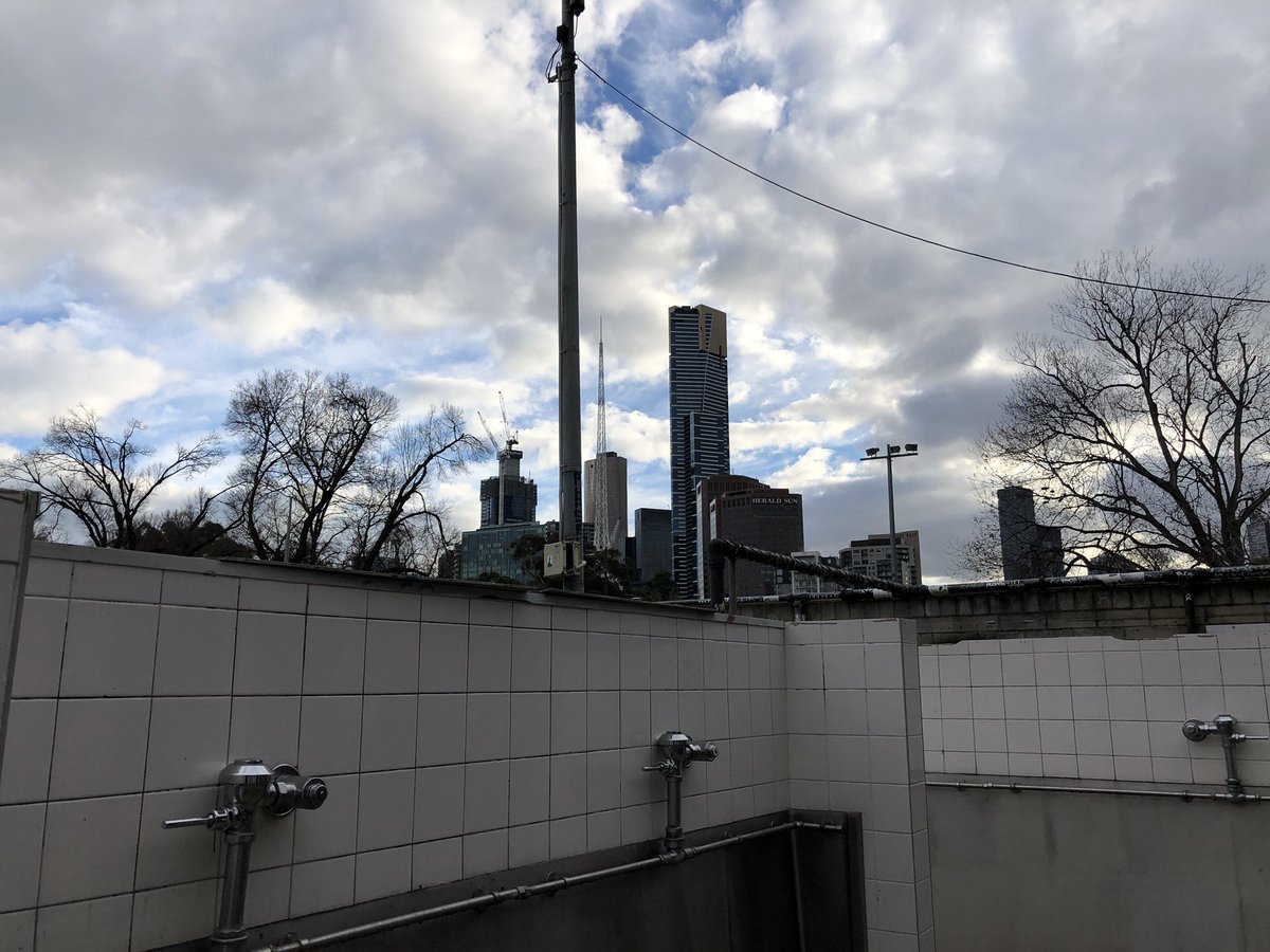 TransitDork's tweet photo. My favourite urinal in Melbourne #GreatUrbanDesign https://t.co/RGrofWB7mh