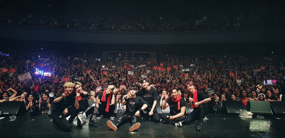 2018 #MONSTAX WORLD TOUR 
<#THE_CONNECT> IN #CHICAGO 🇺🇸

#몬스타엑스월드투어 #시카고 
#MX_2ND_WORLDTOUR