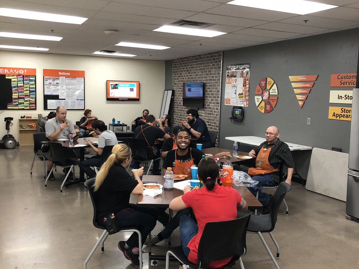 devon_stickrod's tweet photo. Pizza for the overnight teams after an awesome week! #D60StrongandProud https://t.co/qjYPlMn5z6