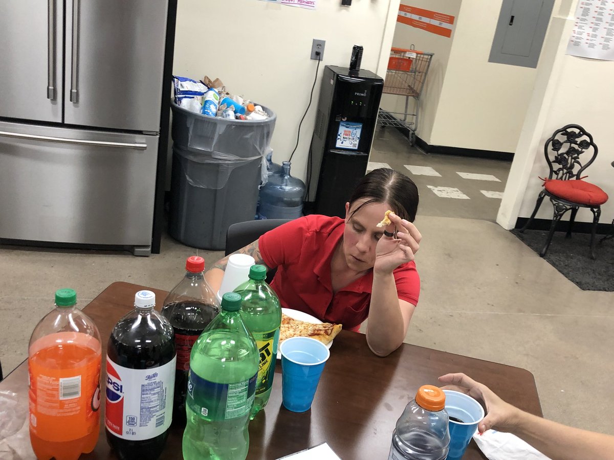devon_stickrod's tweet photo. Pizza for the overnight teams after an awesome week! #D60StrongandProud https://t.co/qjYPlMn5z6