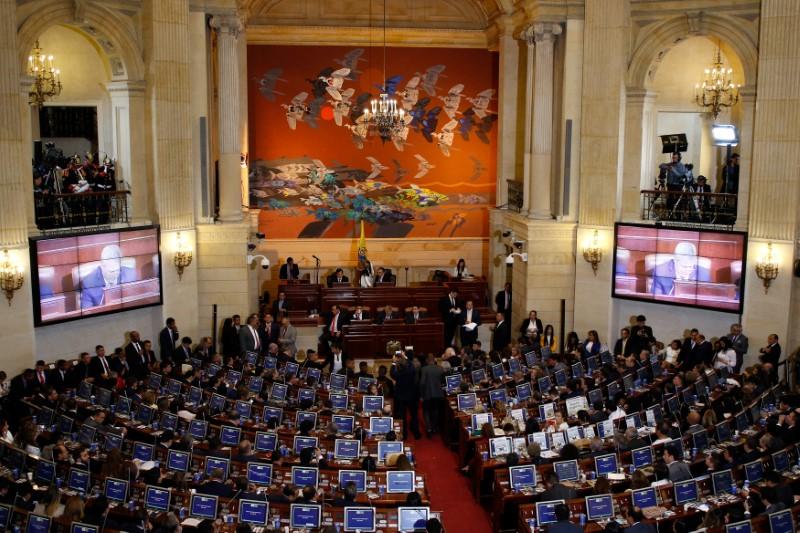 leoni_lach's tweet photo. Colombia's Santos urges peace as FARC take seats in Congress https://t.co/46X5Y4XPW0 https://t.co/xW0IfNnLAW #news #worldnews