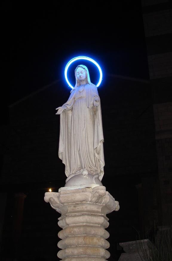 ConnectCatholic's tweet photo. "We never give more honour to Jesus than when we honour his Mother, and we honour her simply and solely to honour him all the more perfectly. We go to her only as a way leading to the goal we seek - Jesus, her Son." -Saint Louis Marie de Montfort https://t.co/zZTuiMOhlB