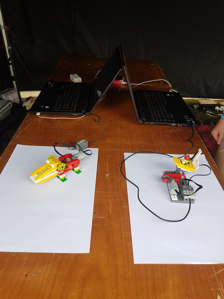 CAS_NorthWest's tweet image. Busy day at the @bluedotfestival yesterday with #edbot #legowedo and #ozobot @edbotinschools @LEGOeducationUK @Ozobot @csmcr