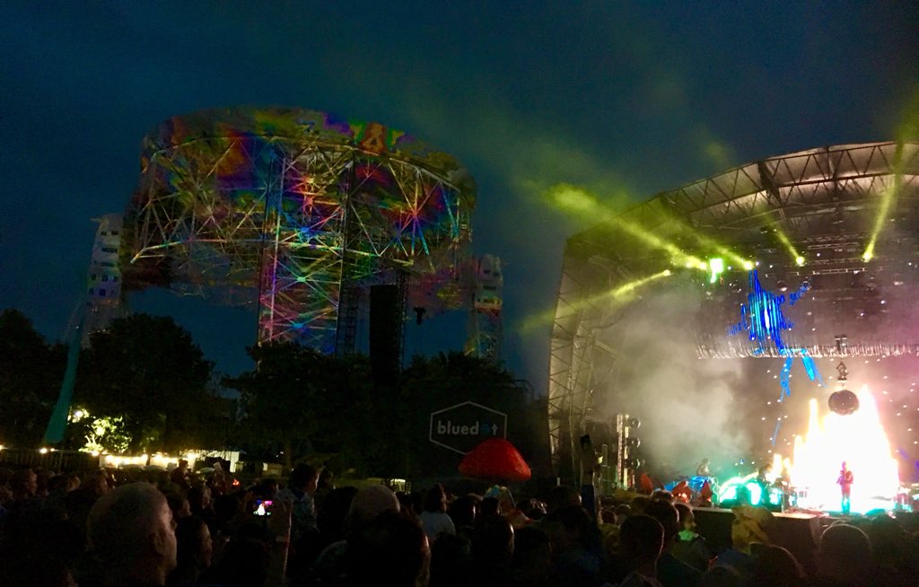 Guybiggs's tweet photo. Working hard on the #Jefi outreach programme by day then popped out to see the other show later. It was pretty nuts! @bluedotfestival #actorslife @gregkellyactor @Roz_Woz_Ere https://t.co/NEoK4bHy9n