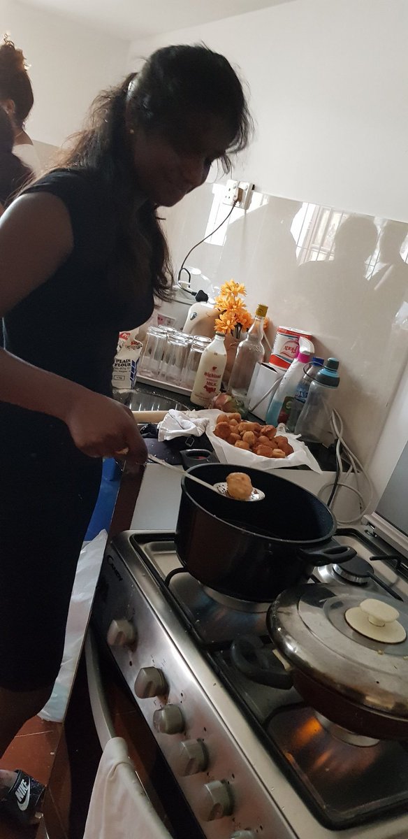 MarcouSophie's tweet photo. Sri Lankan cooking class with our Host Mum... the girls impressed with traditional chicken curry, yellow rice, and fried banana bread. Delicious! We had our own cultural day here @StAnnes_N13 @projectsabroad https://t.co/2DmK41Qggr