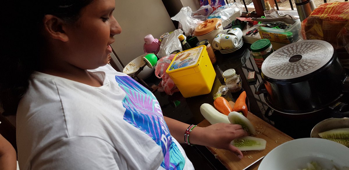MarcouSophie's tweet photo. Sri Lankan cooking class with our Host Mum... the girls impressed with traditional chicken curry, yellow rice, and fried banana bread. Delicious! We had our own cultural day here @StAnnes_N13 @projectsabroad https://t.co/2DmK41Qggr