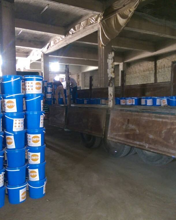max_f_diana's tweet photo. As civilians are evacuated from #Fouah and #Kefraya towards #Aleppo, the @UnfpaSyria preparedness was in place an initial 2,500 female &amp; male #DignityKits distributed to IDPs thanks to @SARC_Aleppo
In addition, #MSJM mobile clinics &amp; teams deploying for emergency services #Syria https://t.co/EeR9n4jcCL
