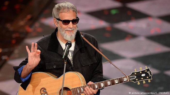 Buon compleanno, anzi Happy birthday, a Cat Stevens/Yusuf che oggi compie 70 anni. Morning has broken forever! 