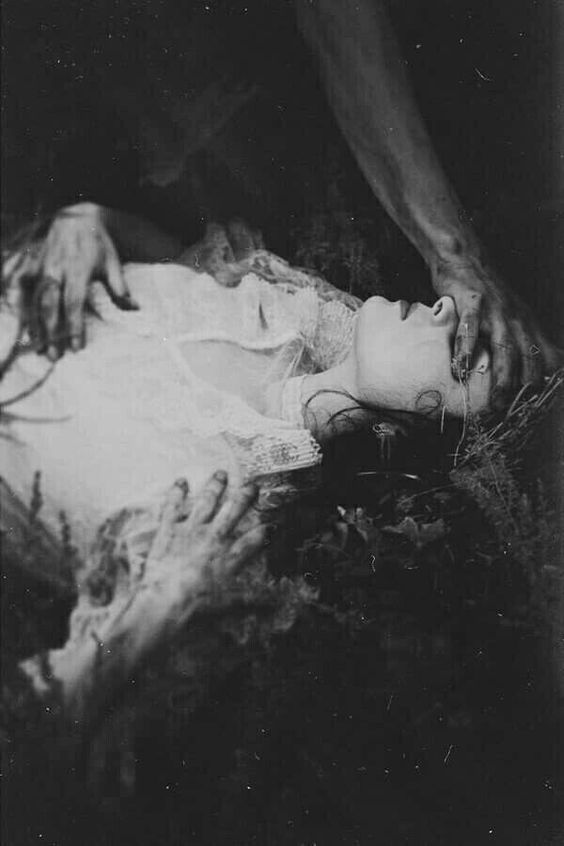 marixapanda's tweet photo. #demonhands 😈 https://t.co/16MJWFoDmu
