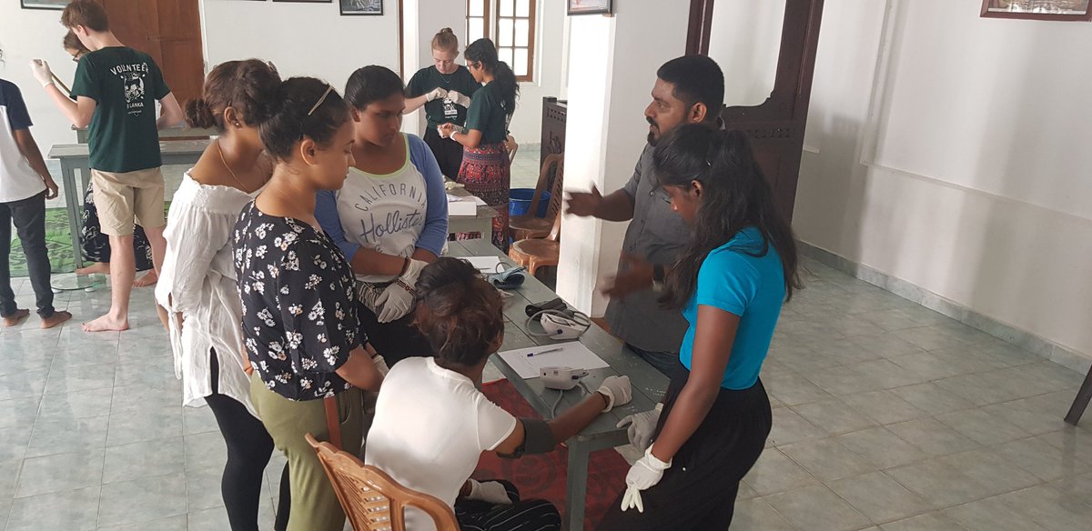 MarcouSophie's tweet photo. We spent Friday working in a Medical outreach camp in a Buddhist temple, arranged for disadvantaged communities by @projectsabroad. Blood pressure and blood glucose levels were tested, along with BMI. The girls excelled themselves and enjoyed the hands on experience @StAnnes_N13 https://t.co/orZtEbemq8