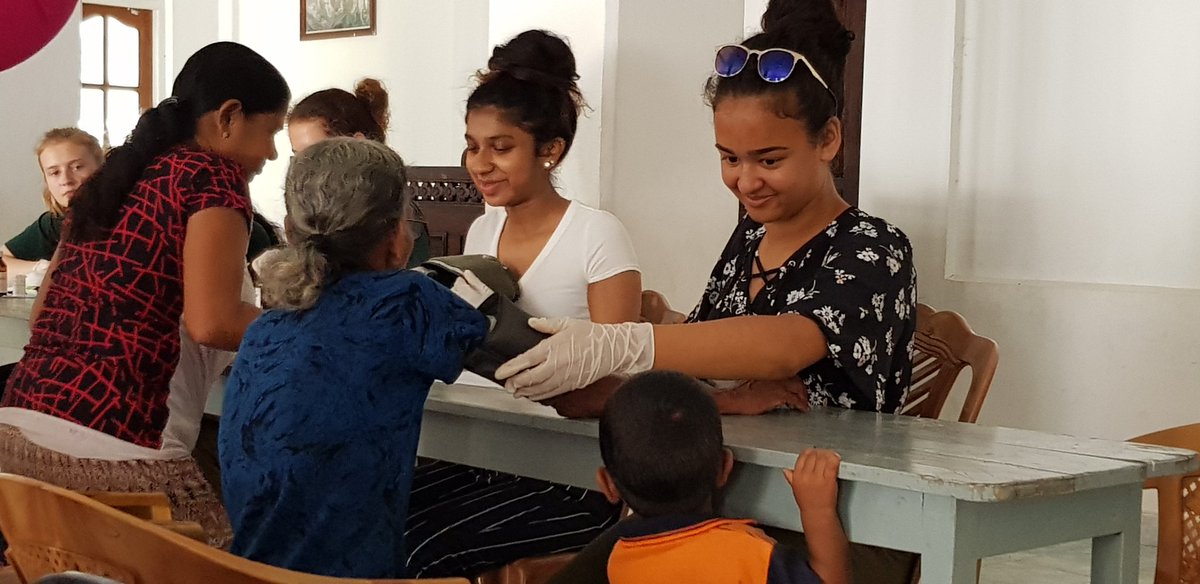 MarcouSophie's tweet photo. We spent Friday working in a Medical outreach camp in a Buddhist temple, arranged for disadvantaged communities by @projectsabroad. Blood pressure and blood glucose levels were tested, along with BMI. The girls excelled themselves and enjoyed the hands on experience @StAnnes_N13 https://t.co/orZtEbemq8