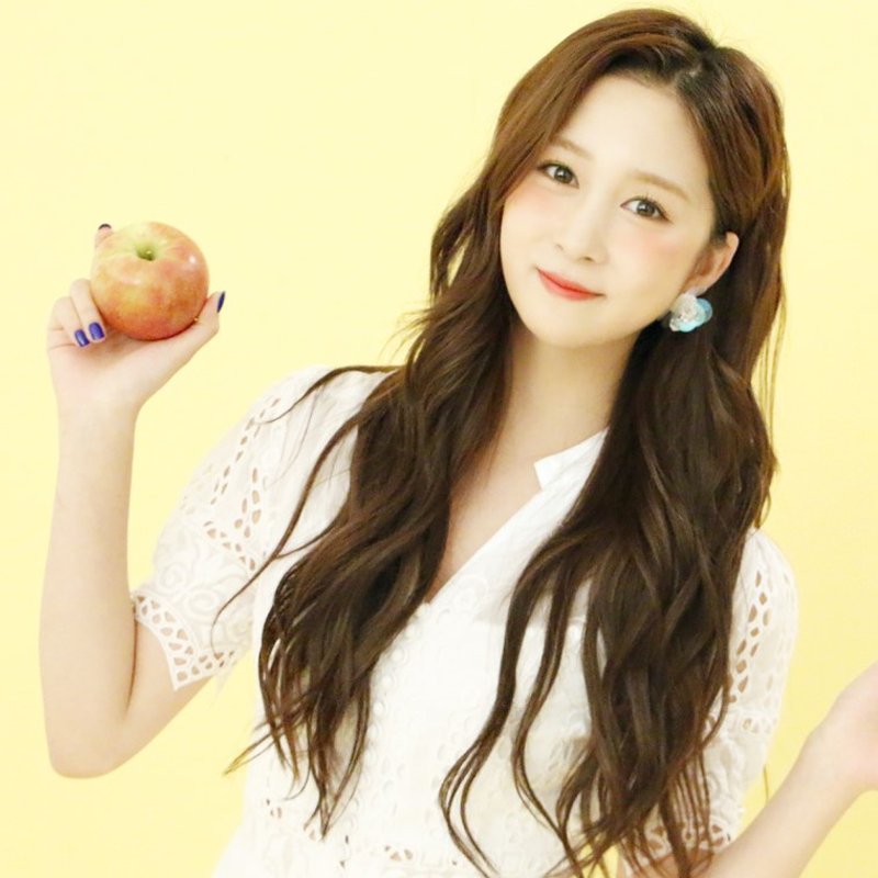 wujudetails's tweet photo. ˗ˏˋ dayoung ˎˊ˗

　　─ lim dayoung
　　─ 1999/05/14
　　─ korean: jeju
　　─ unit: wonder
　　─ taurus
　　─ lead vocalist
　　─ @/dayomi99 (instagram)

　　　　　　　　　　　　　　　 ✨
　　　　　　　　　─ #우주소녀 #다영 #wjsn #dayoung ─ https://t.co/eMzS1sc2ol