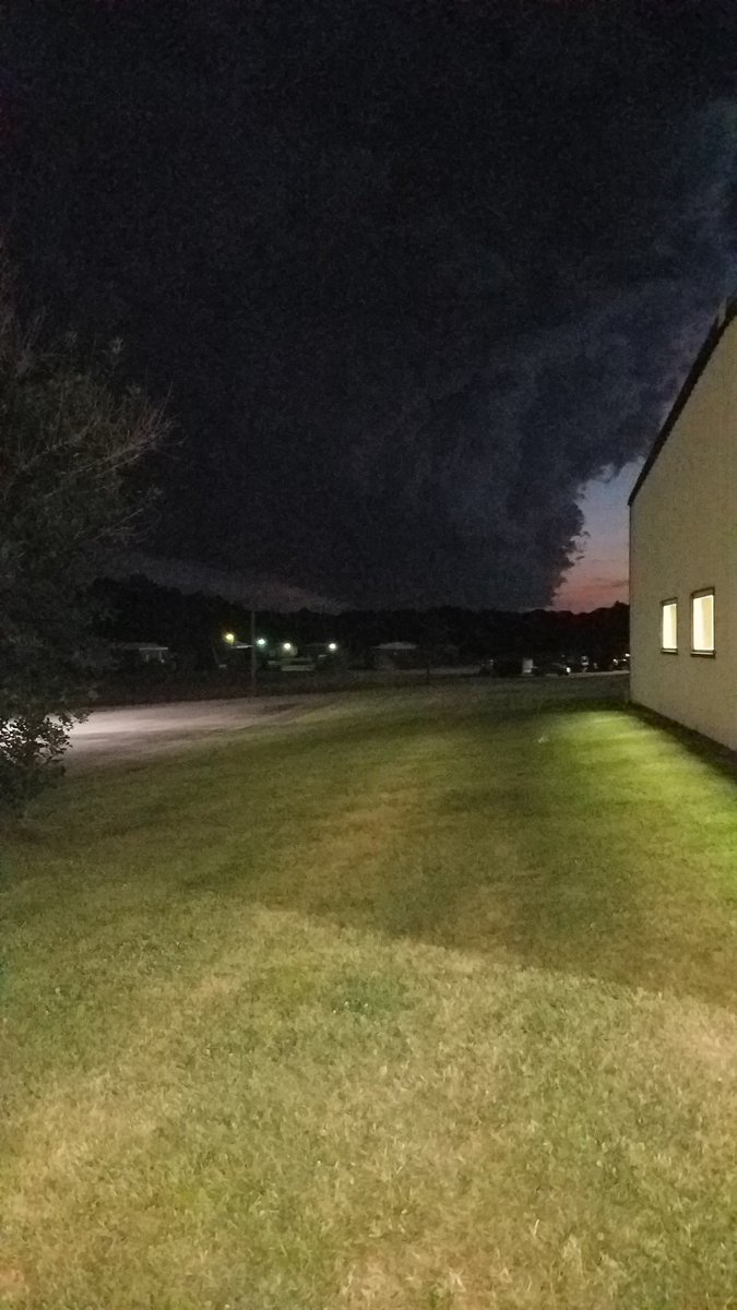 feller_mike's tweet photo. Looking west from Vanderburgh 4H @Wayne_C_Hart https://t.co/ka26w67YOB