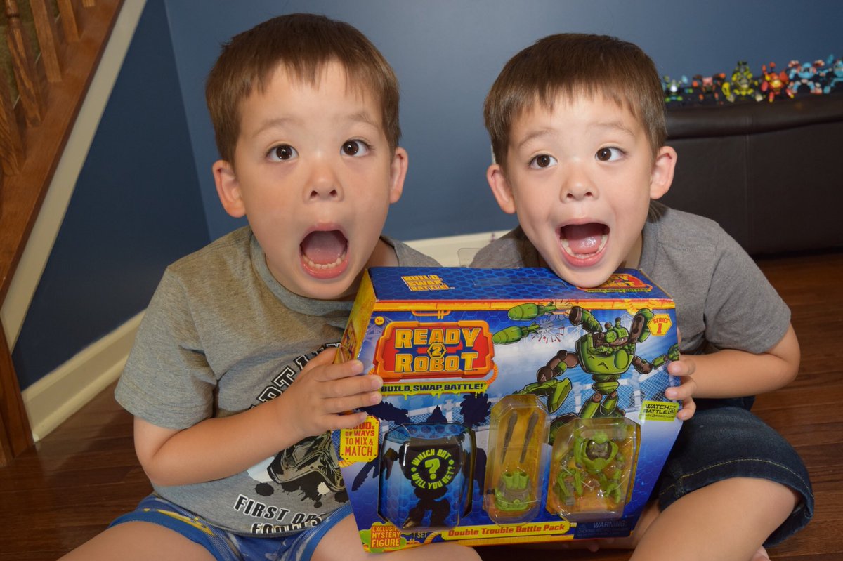 daddy_kingdom's tweet photo. Ready2robot Double Trouble Battle Pack Unboxing! We got Tank and Tenderizer! YouTube link: https://t.co/QknlWkxl1n @ready2robot #ready2robot #doubletrouble #tank #tenderizer #unboxing #slimerobot #youtubekids #kidsofinstagram #twins #boytoys #robottoys #blindbag #daddystoykingdom https://t.co/FsTkCfcW8Q