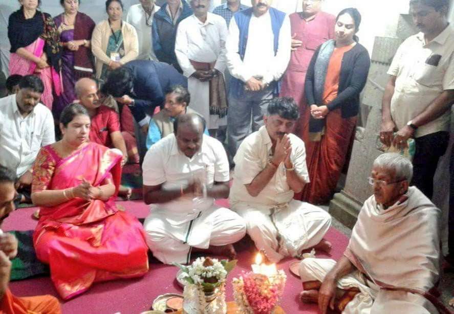 lingadruva's tweet photo. ಜಲಸಂನ್ಮೂಲ ಹಾಗೂ ವೈದಕೀಯ ಶಿಕ್ಷಣ ಸಚಿವರಾದ #ಡಿಕೆ_ಶಿವಕುಮಾರ್ ರವರು ತಲಕಾವೇರಿ ಯಲ್ಲಿ ಪೂಜೆ ಸಲ್ಲಿಸಿ #ಕೆ_ಆರ್_ಎಸ್_ಡ್ಯಾಂ ಗೆ ಬಾಗಿನ ಅರ್ಪಣೆ ಮಾಡಿದರು. #support_DKS @DKSureshINC @anilkum68165728 @kempraj1 @IamDKShivakumar @DKShivakumar @srivatsayb @RahulGandhi @adarsharaga @RanjithSGowda4 @bindugowda12 https://t.co/rmDuZv93rQ