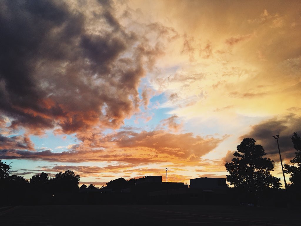 VisitOwatonna's tweet photo. Summer skies are showing off tonight. #VisitOwatonna https://t.co/JolZD0b9SS