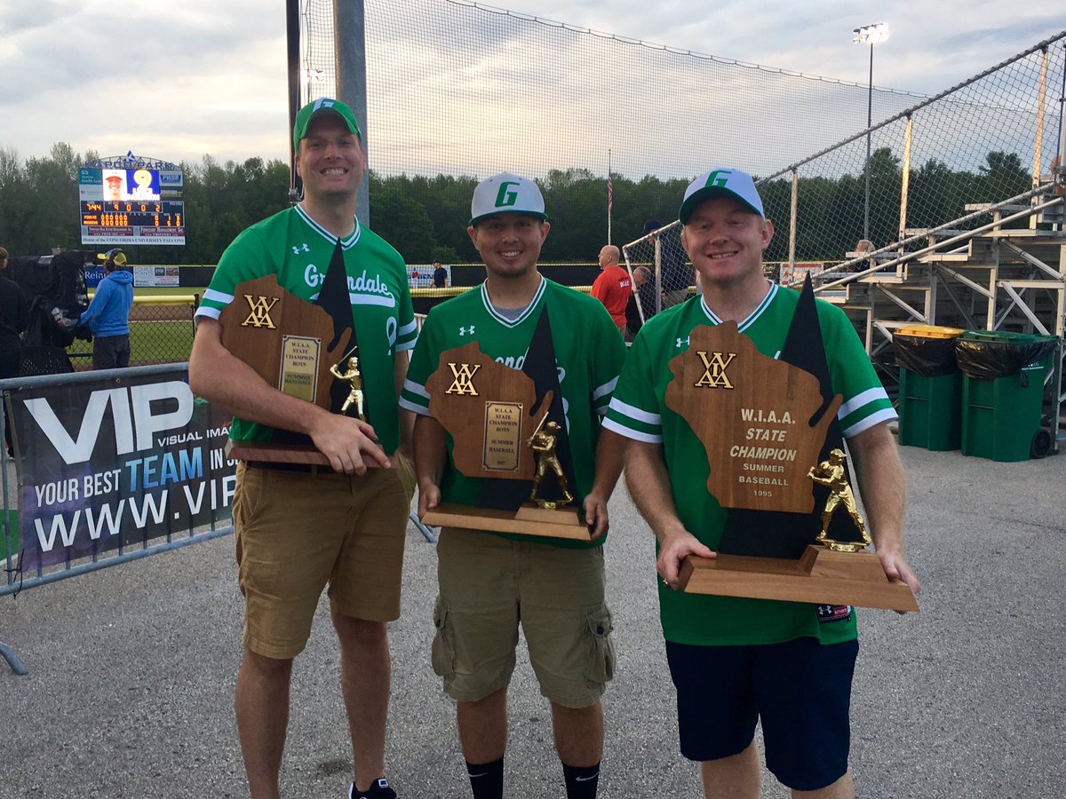 JeradPatrick23's tweet photo. Very cool experience representing the 1980, 1987, and 1995 @GDaleBasball Summer Baseball State Chamionships at the final Summer Baseball State Game in WIAA History! @briandorrington @samswit13 @GreendaleLearns https://t.co/MALb59mIoe