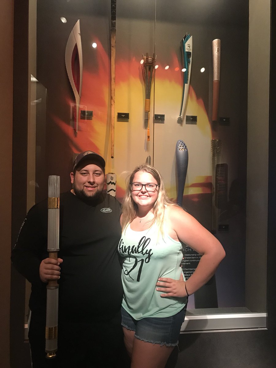 agamekyle's tweet photo. Day one in the ATL and we took on the @ZooATL, @WorldofCocaCola, @ESPNCFB Hall of Fame, @TheVarsity1928, and @CNN day two only holds more in store. #ATL #ClintonNewsNetwork #Fakenewsbutstillnews #gfs21st #tifftime https://t.co/eCX3ehC80H