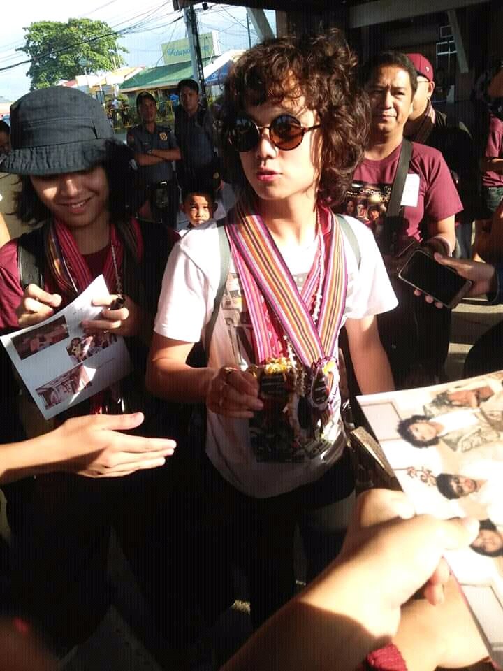 MatthewMedallo's tweet photo. Blasteeeerrrr is signing my paper ahhhhhhhhhhh!!😭
#IVOSZAMBOANGA https://t.co/WvwgBe2dda
