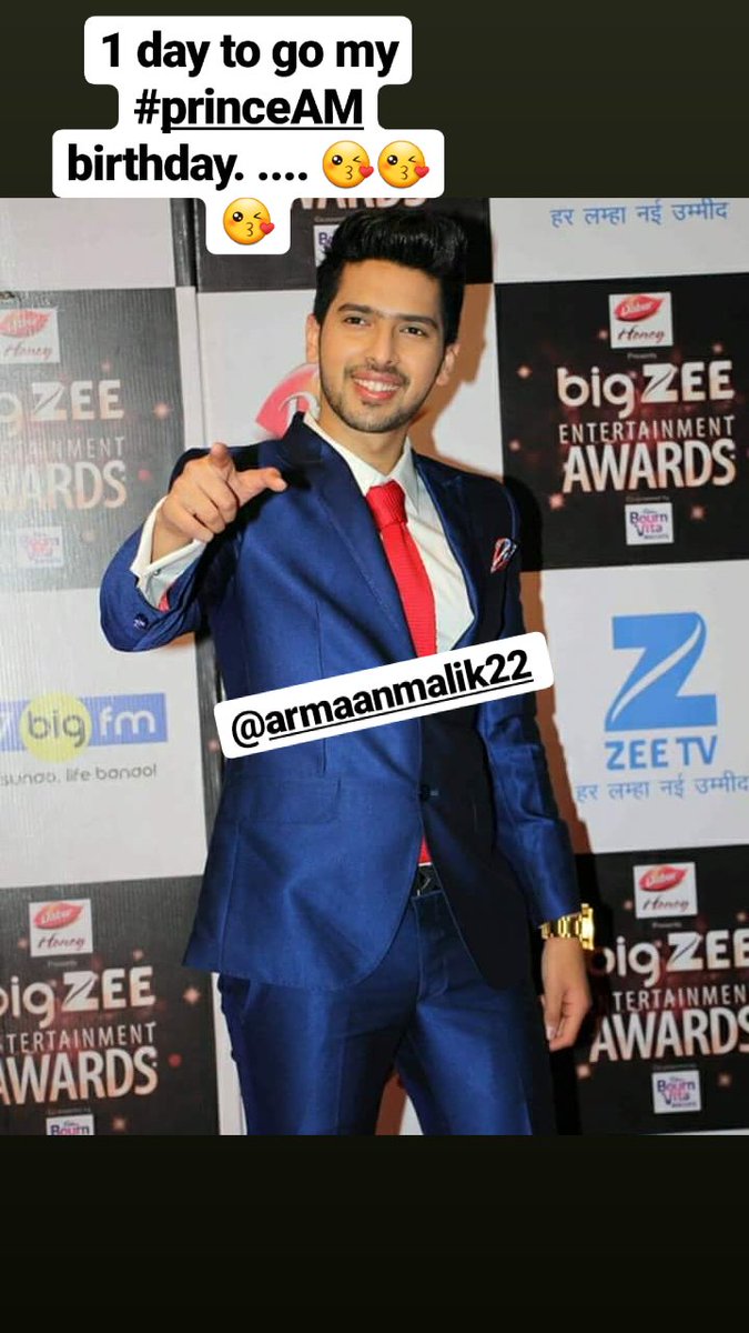 divyaarmaanian's tweet photo. 1 day to go my #princeAM and my sweetipie❤❤ and cutepie💋💋 and universe best singer birthday. ..... lots of love you 💖💖💖💖
.
#princeAM #Armaanmalik #Armaanmaliklive #mybestsinger #shiningstar #mylove #myeverything #myworld https://t.co/L8BvrK6nLw
