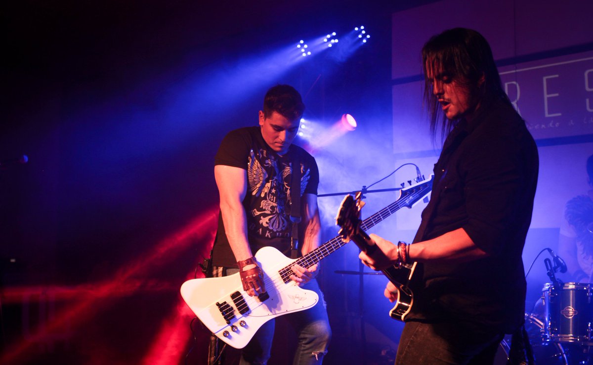 jovenesijrv's tweet photo. Hablame de locura musical !

#EclipseRock #reset18 #sepudriónomas https://t.co/yRwEyJWdWt