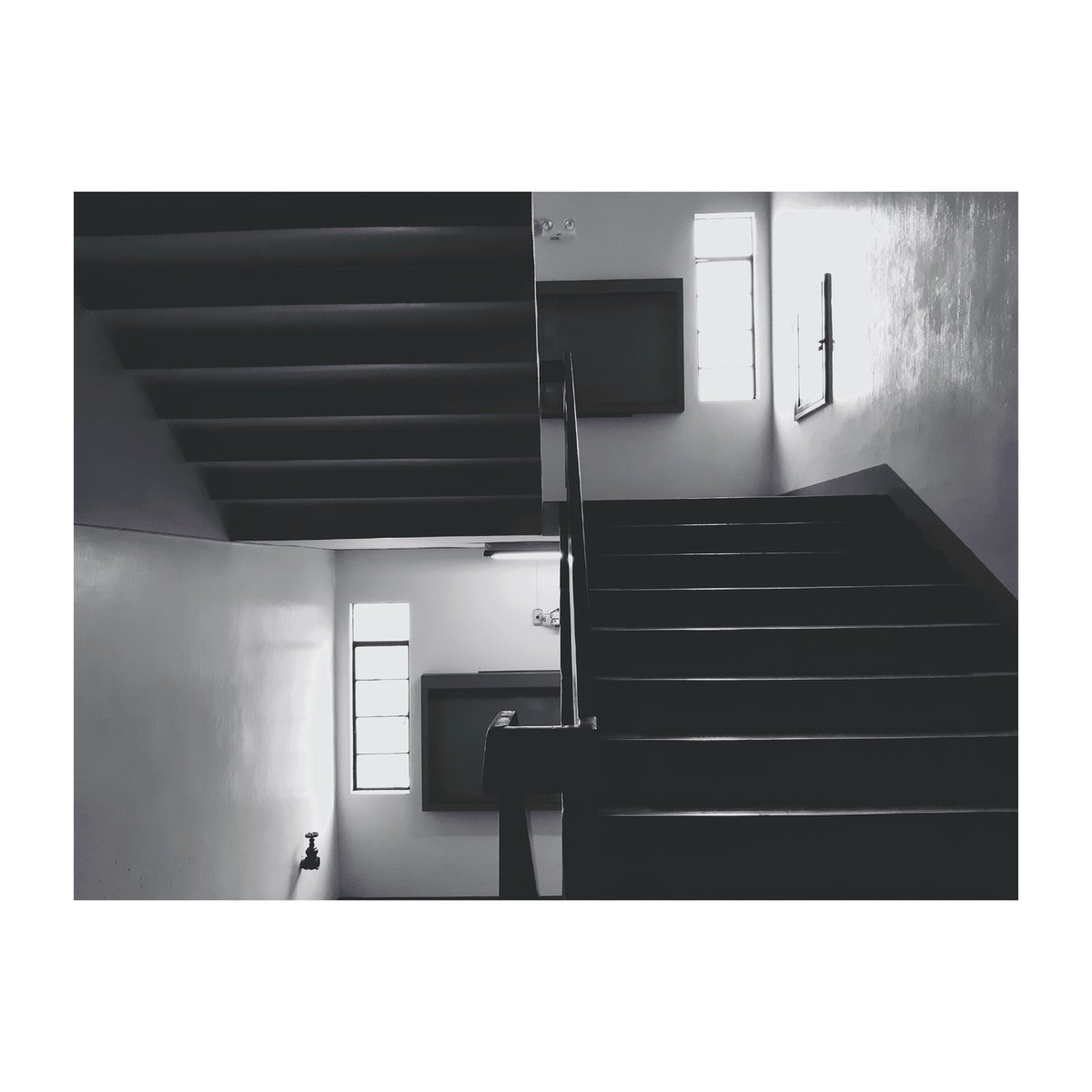itsmejosephA's tweet photo. Just a few more days , this lonely, quiet and empty place will soon filled with students laughing in the hallways , pressure inside the room and my new journey as a student .
#Frosh #Mapua #OneMapua https://t.co/TtQX8ueyPw