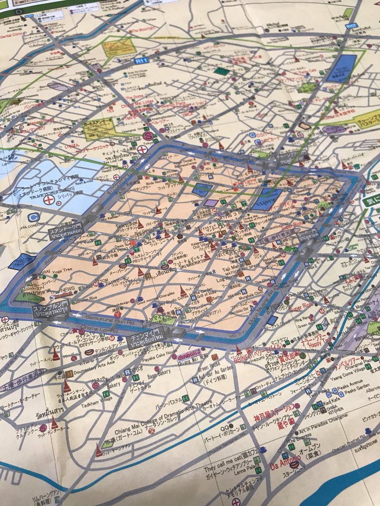 saxphonoe's tweet photo. 最終日��は日本人向けのチェンマイ情報誌 #ちゃ〜お の地図が役に立った！観光本ない人はあった方が楽しめるかも。もーちょっと早めに知ってればなぁ。街中にあります。私が見つけたのはone nimmanの隣りの雑貨屋さんの店頭。
#chiangmai https://t.co/HKJNq0KNSS
