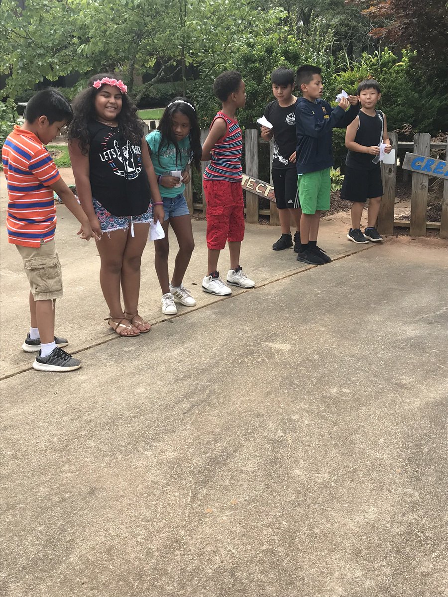 MsRichardsonRM's tweet photo. Learned about animals that glide and made gliders to race in summer camp today. #fwesinspireslearning https://t.co/HmRclDRcwz
