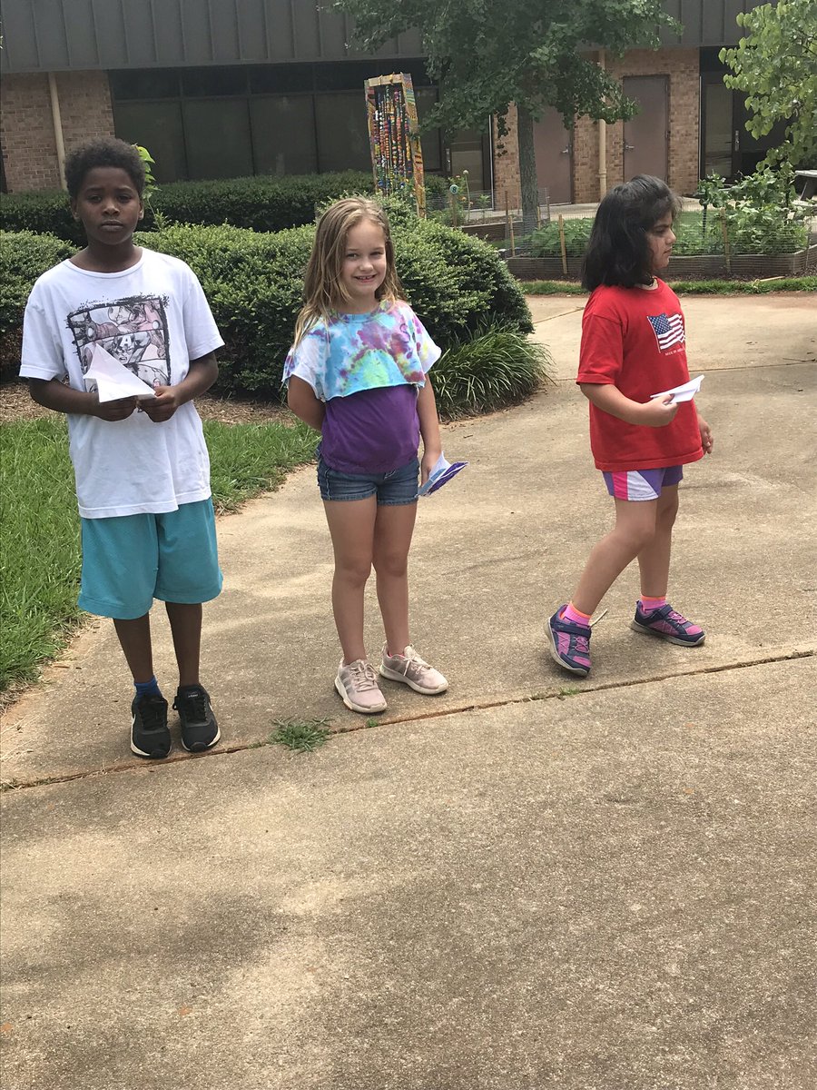 MsRichardsonRM's tweet photo. Learned about animals that glide and made gliders to race in summer camp today. #fwesinspireslearning https://t.co/HmRclDRcwz