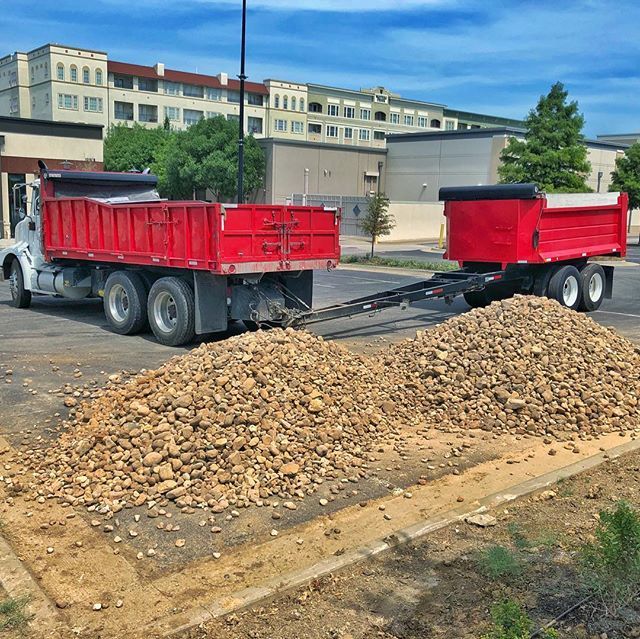whizq's tweet photo. Ready to kick fire 🔥 out of this Texas heat! If anyone sees the rain tell em’ we’re not mad anymore and to come back around sometime! 🙏🏻
.
.
#DumpTruck #StoneDelivery #WhizQDelivers #JobSite #LandscapeConstruction #HardscapeLife #HardscapeBrotherhood #LandscapeSupply #FortWo… https://t.co/tYxJUZkoZq