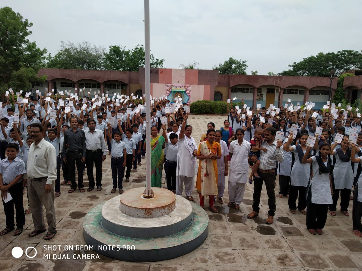maulikdr's tweet photo. Yes we got1⃣0⃣0⃣% vaccination. We are happy to be #MRSAFE #MRVCGujarat #MRCampaign. #vaccineswork Remember here passing marks is 95%.!! @kumarmanish9 @UNICEFIndia @MinistryWCD @GujHFWDept @abhisheksinghDP @NHMGujarat @cohgujarat @CMOGuj @JayantiRavi https://t.co/gFkwK5GmRT