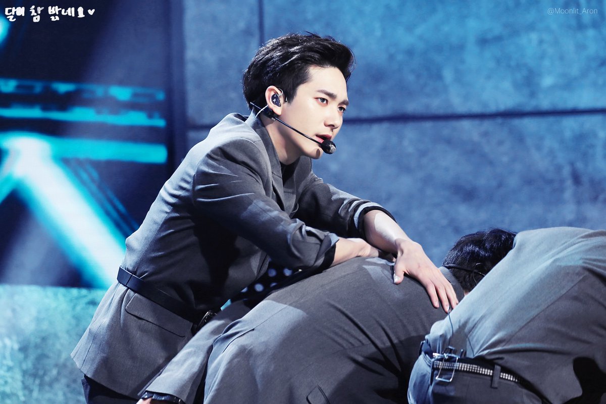 Moonlit_Aron's tweet photo. 180720 더 스테이지 빅플레저 아론♥
아론오빠 ...

#뉴이스트 #뉴이스트W #아론 #ARON https://t.co/RRAE0WJjvD
