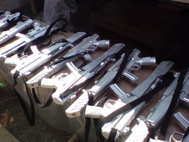 織田尚 ヒルコ 妖怪ハンター30周年 バトルロワイヤル2 戦国自衛隊1549 世紀少年 突入せよ あさま山荘事件 一時期はやたら銃器プロップを作ってました 式5 56mm小銃は当時モデルガンもなかったのでフルモデリングです