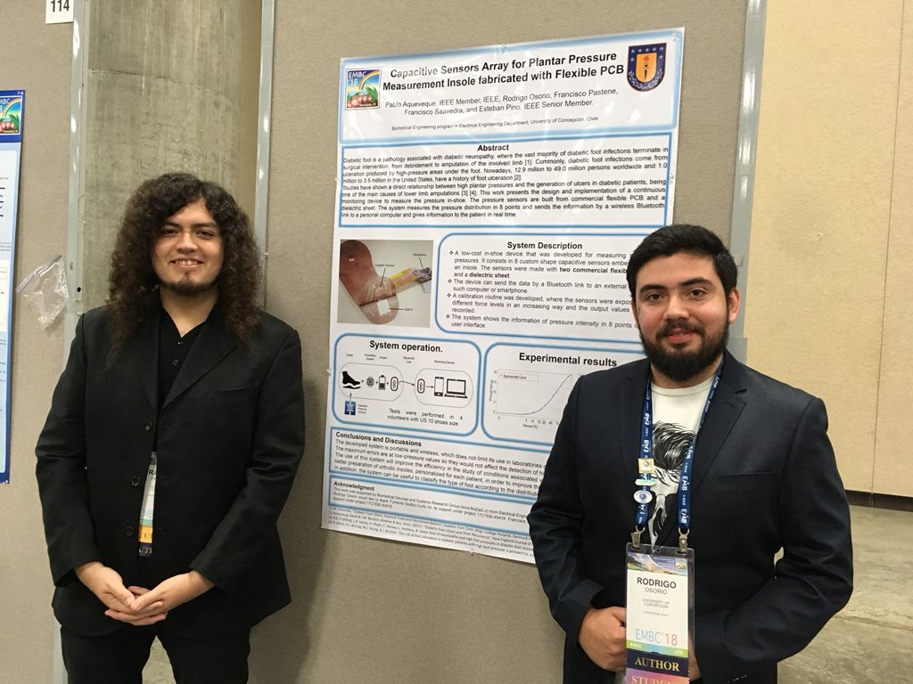 fiudec's tweet photo. Parte exposición de póster en el #EMBC18 con la participación de 5 trabajos de Ingeniería Civil Biomedica. Felicitaciones! https://t.co/h71kbhEGUh