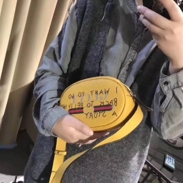 fansshopp's tweet photo. Saya menjual Gucci waist ... seharga Rp220.000. Dapatkan produk ini hanya di Shopee! https://t.co/lFTrLmZpLu #ShopeeID https://t.co/zR3BLD0n8f
