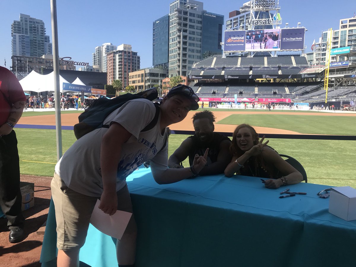 Christian_J2000's tweet photo. Thanks again to @BeckyLynchWWE   @UpUpDwnDwn @RocketLeague for making me have one of the best days ever it was so awesome meeting you guys!!! https://t.co/yKBOmlLpN7