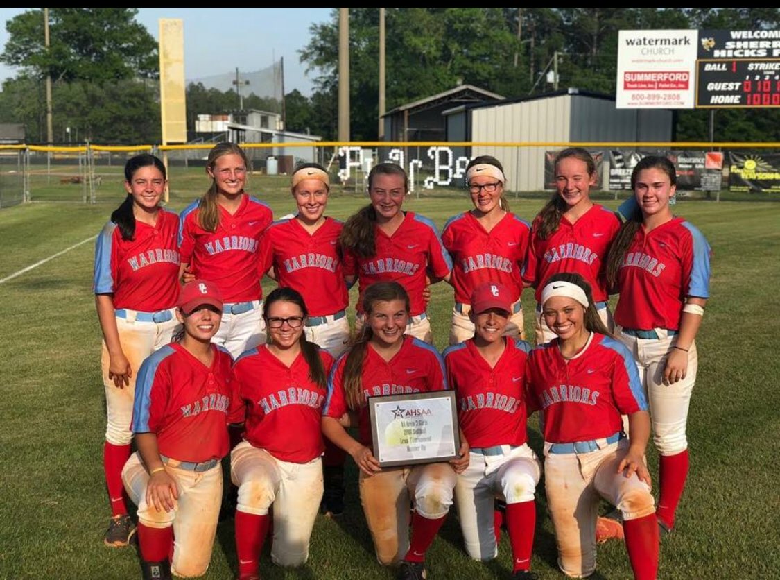softball_DCHS's tweet photo. We have workouts Tuesday,Wednesday, and Thursday and practice Tuesday. No practice this Thursday ! https://t.co/lb3RoUGTCd