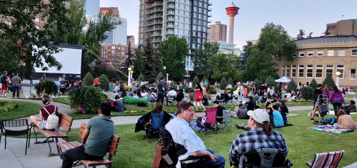 kenthehr's tweet photo. What's makes a community? @yycbump makes a community! Looking forward to the movie with the cool kids at the @yycbeltline neighbourhood association! #yycarts #yyc #yycbump #muralsmusicandmoviesohmy! #CalgaryIsCool https://t.co/uI9YN4VDvJ
