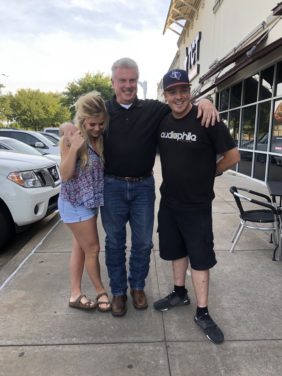 ohheyycailee's tweet photo. we celebrated Gary’s 60th today💙 just take a moment to notice how awkward our feet look 🤗🤗🤗 https://t.co/wrSWs1iX0V