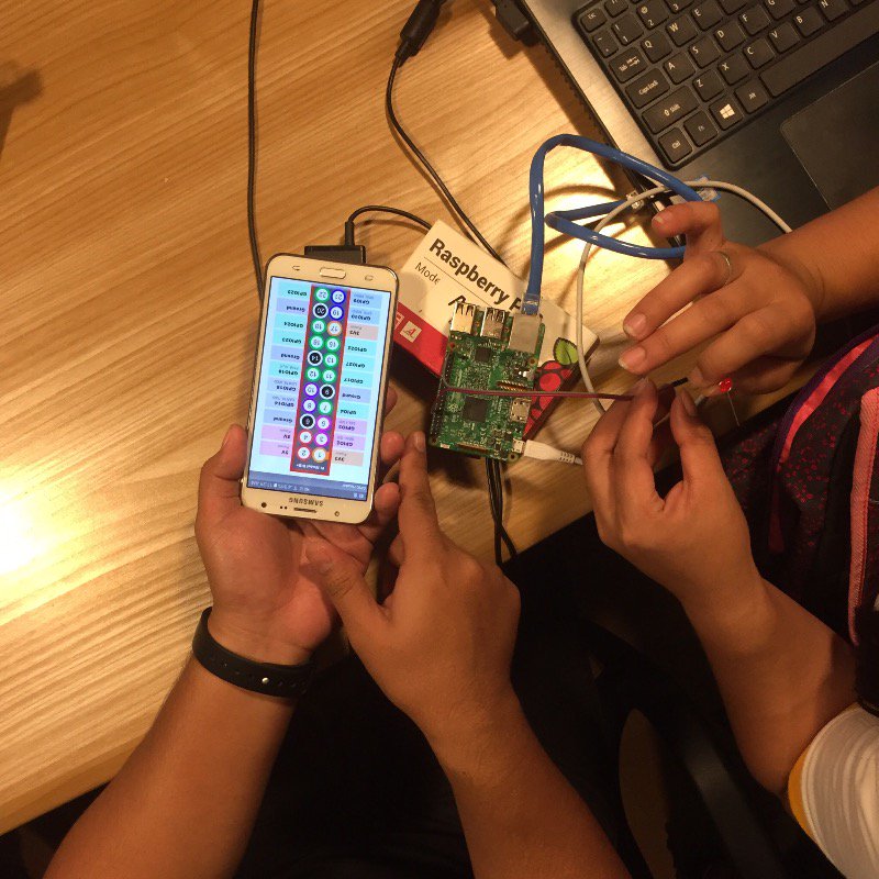 DEVCONPH's tweet photo. Activity #2: GPIO. #RaspberryPiCodeCamp #CrazyDomainsPH https://t.co/Mr7R6j6iyt